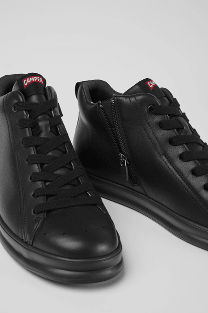 Runner Sneakers (black leather)