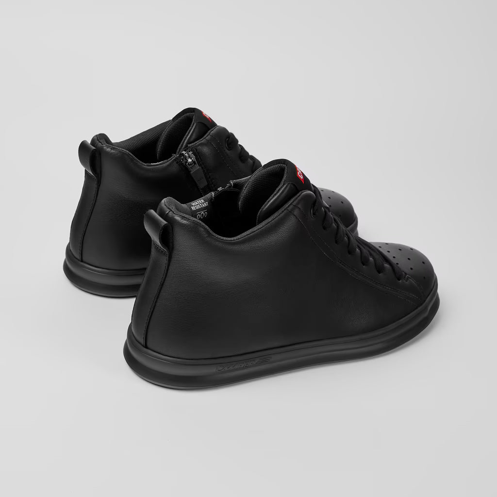 Runner Sneakers (black leather)