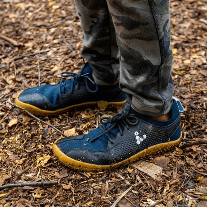Vivobarefoot Jauniešu apavi Primus Knit II (pusnakts zili) — apavi lietošanā vai modeļa informācija